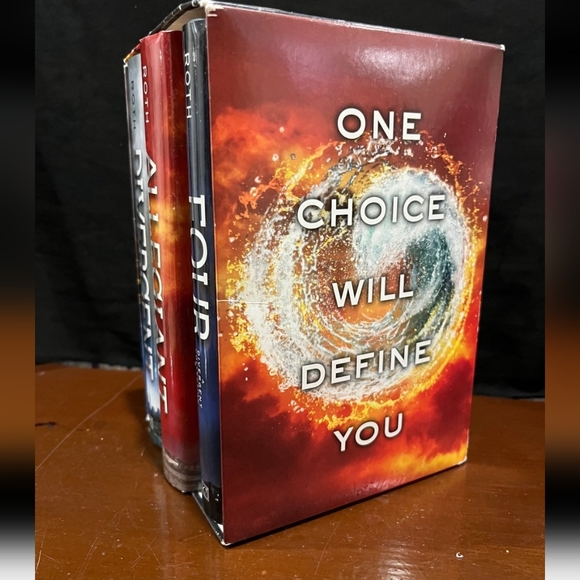 Divergent 4 Book Boxed Set - Picture 5 of 6